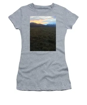 Snowy Morning Mists Crestone - Women's T-Shirt