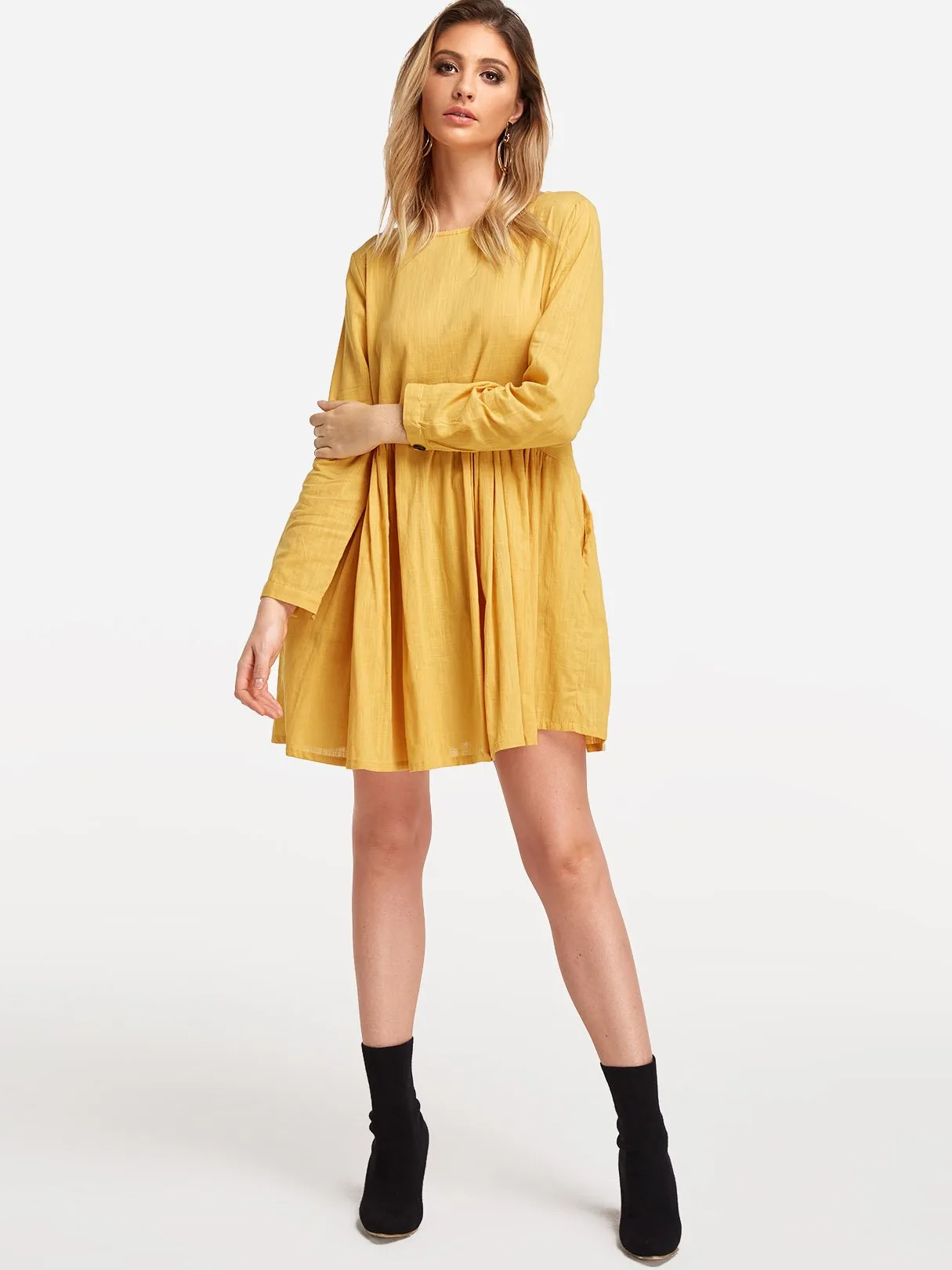 Wholesale Round Neck Long Sleeve Pleated Casual Dress